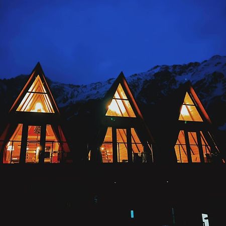 ホテル Pyramid Kazbegi エクステリア 写真